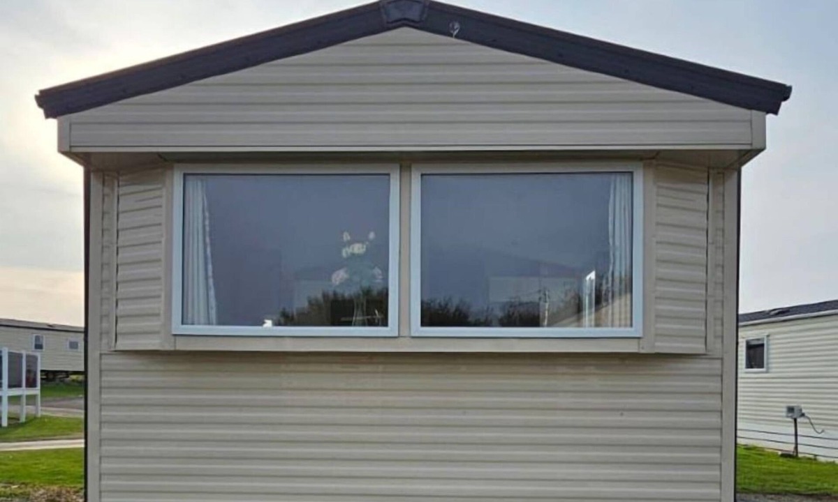 Heysham House | Willerby Seasons: 3BR Caravan