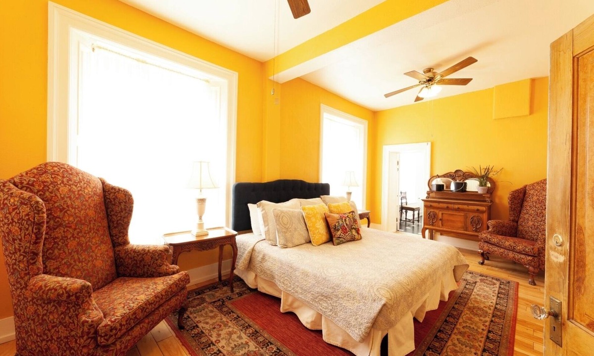 Cimarron Hotel | William F. Cody - Historic Hotel Room