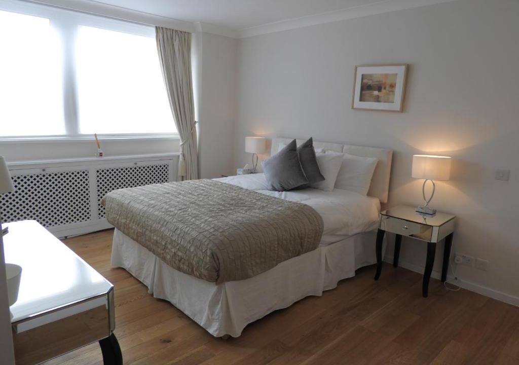 Knightsbridge Apartment | william mew`s apartment