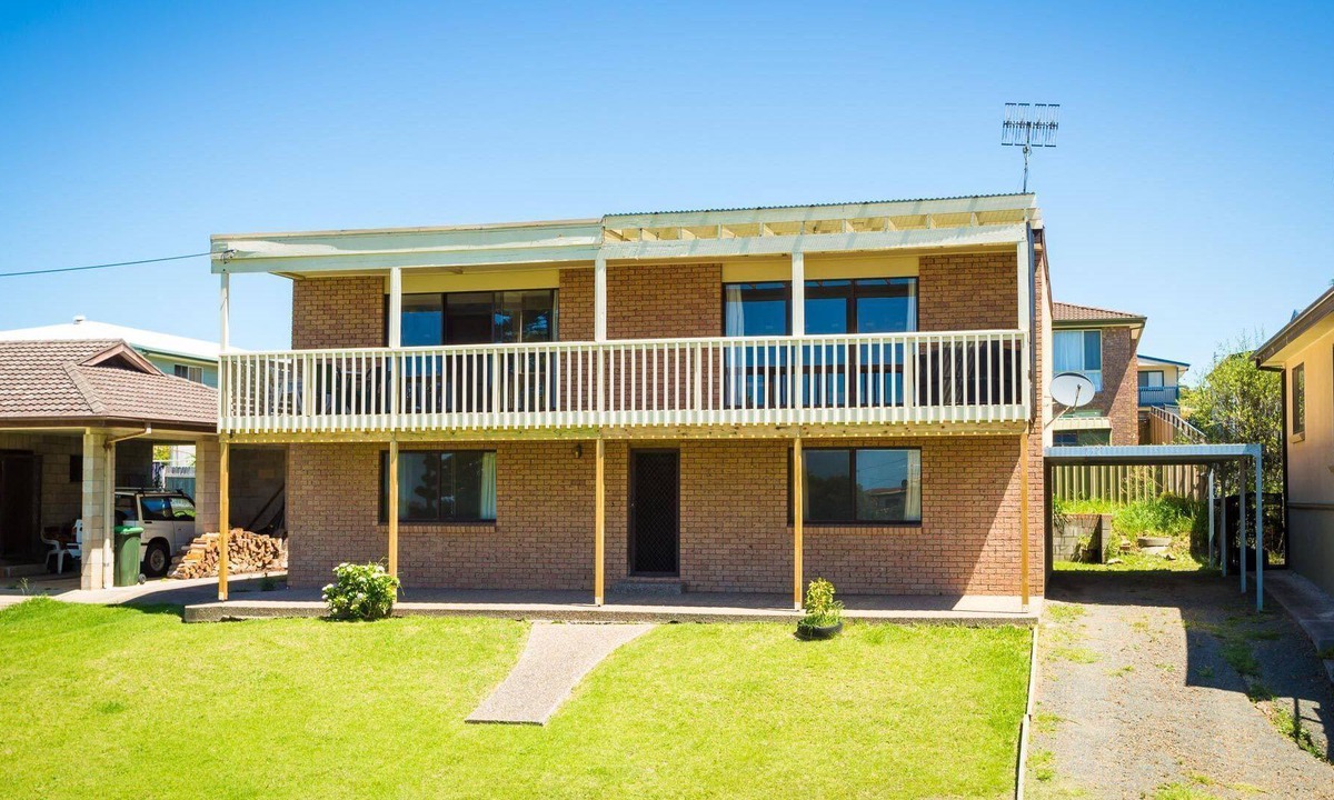 Dalmeny House | Williams Wonder - Large Beach House