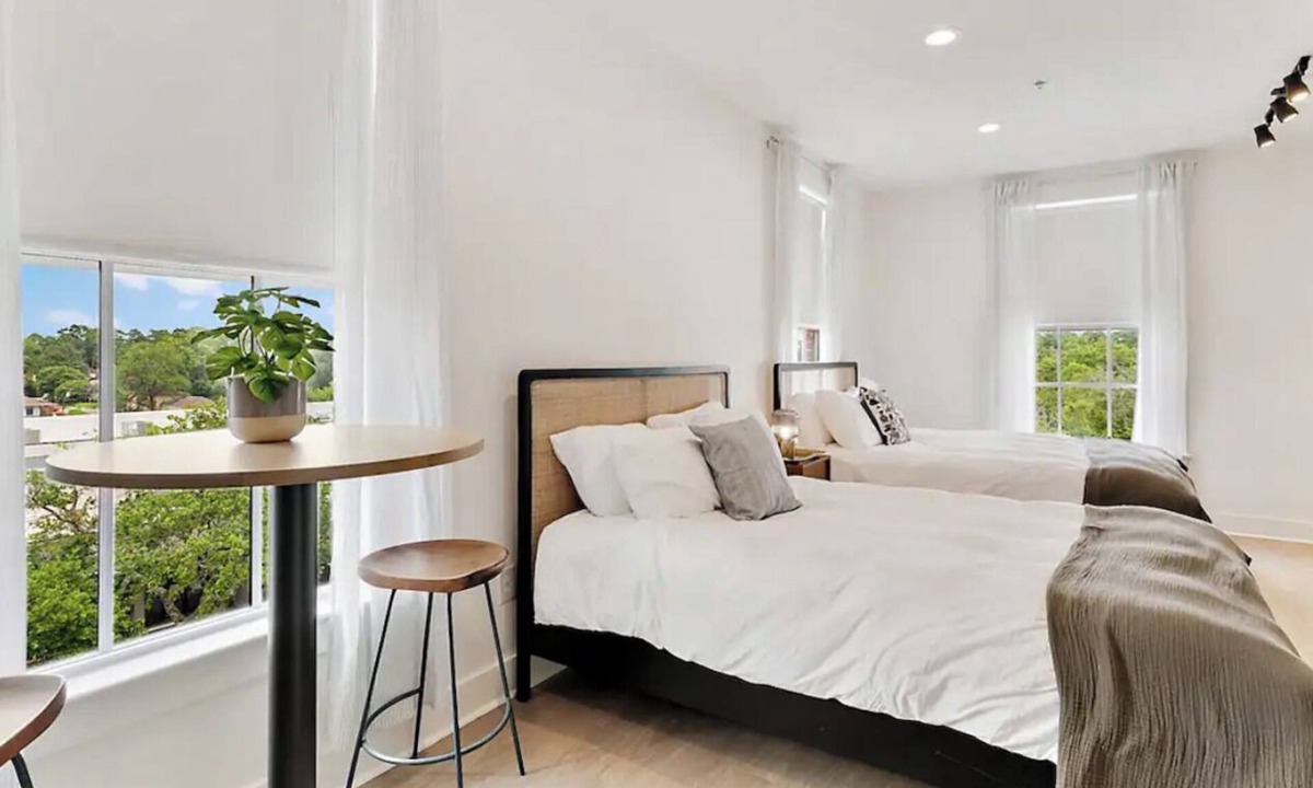 Greater Belhaven Apartment | Willie Morris Loft At Belhaven Town Center Room 300