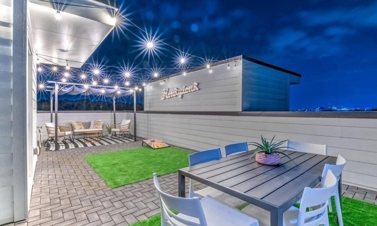 Haynes Area Condo | Willie’s World! 14 Beds*GameRoom*Huge Rooftop!
