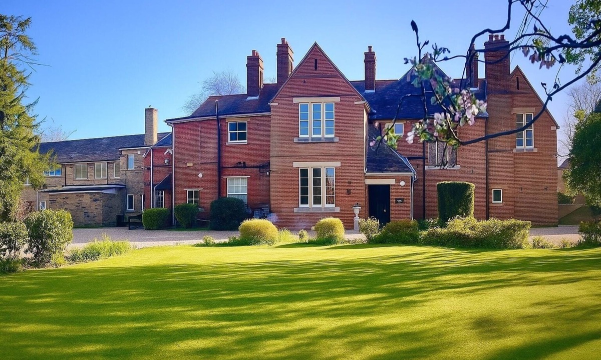 Willingham Apartment | Willingham House - East Wing First Floor