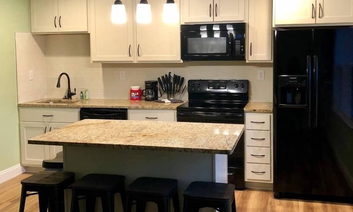 Willoughby Spit Condo | Willoughby Escape - Suite 5