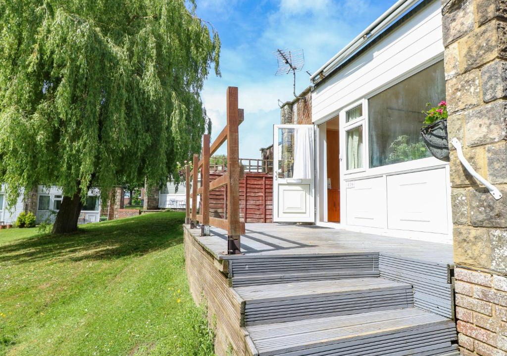 Cowes House | Willow Cabin