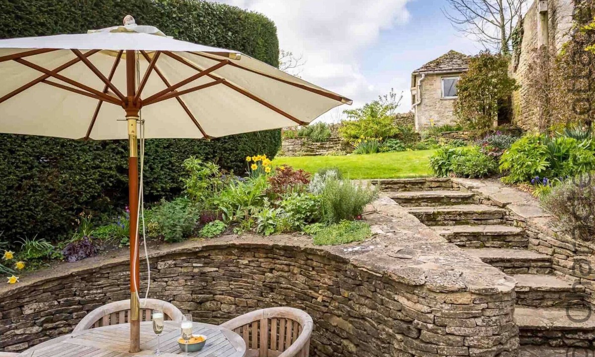 Chedworth Cottage | Willow Cottage