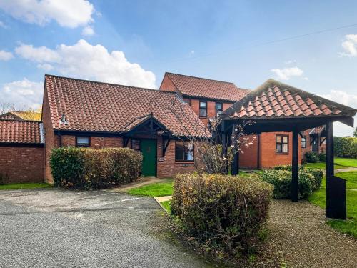 Ruswarp House | Willow Cottage