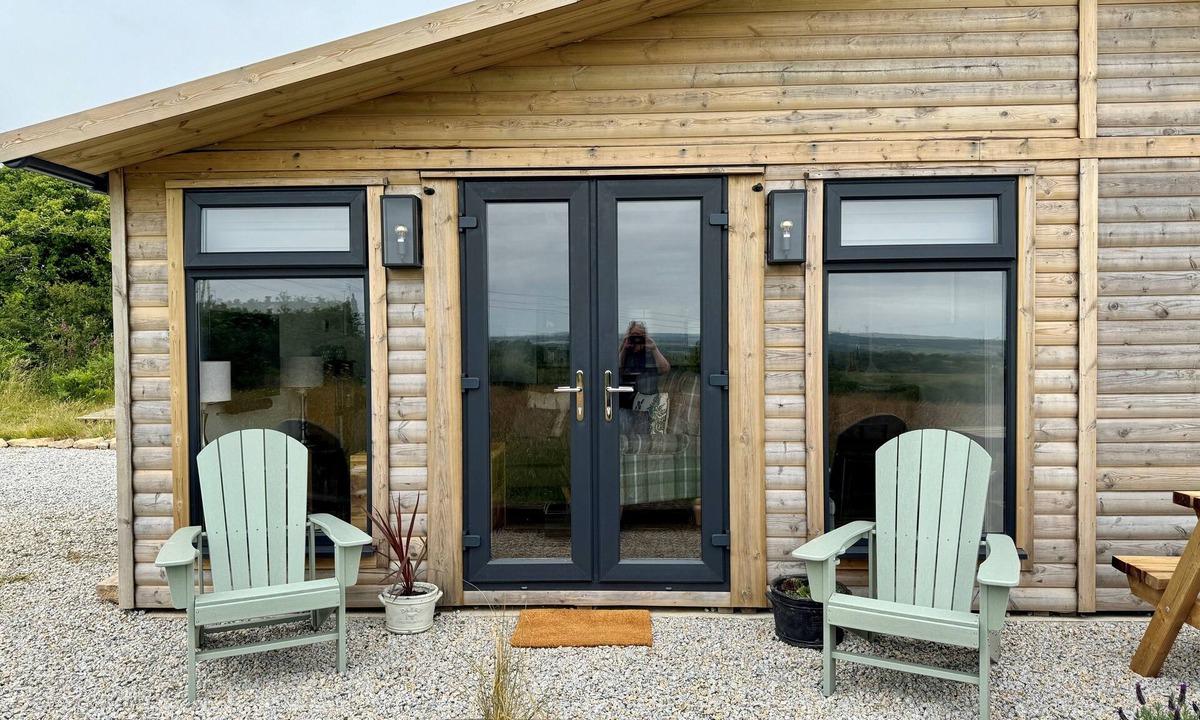 Helford Passage Cabin | Willow Lodge