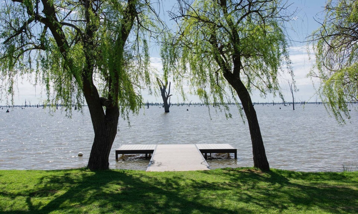 Yarrawonga House | Willow on the Waterfront