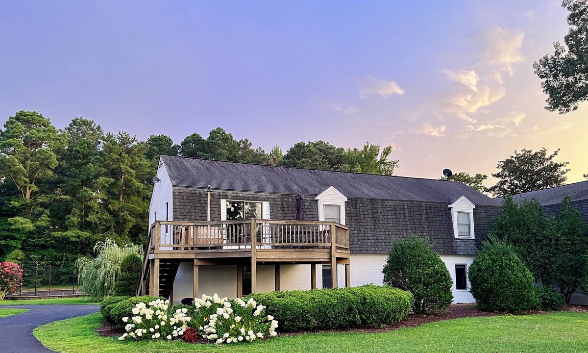 Dutton House | Willow Point Waterfront Home