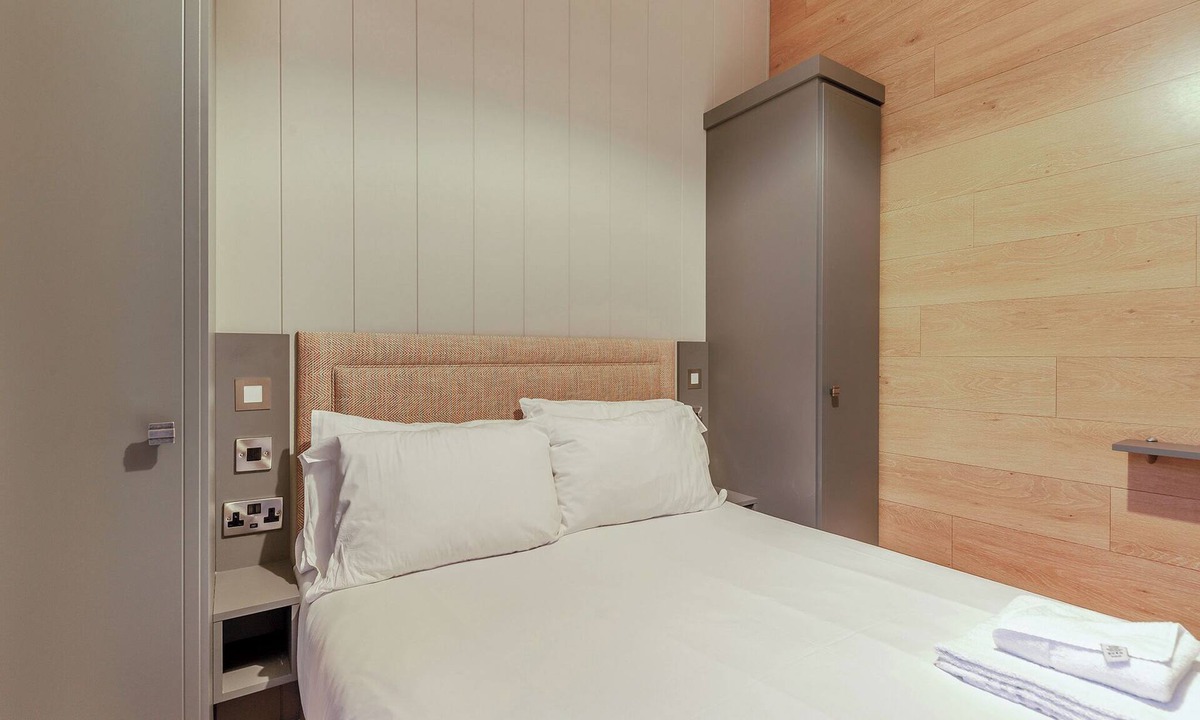 Saintbury Ski Chalet | Wilmcote Lodge Premier