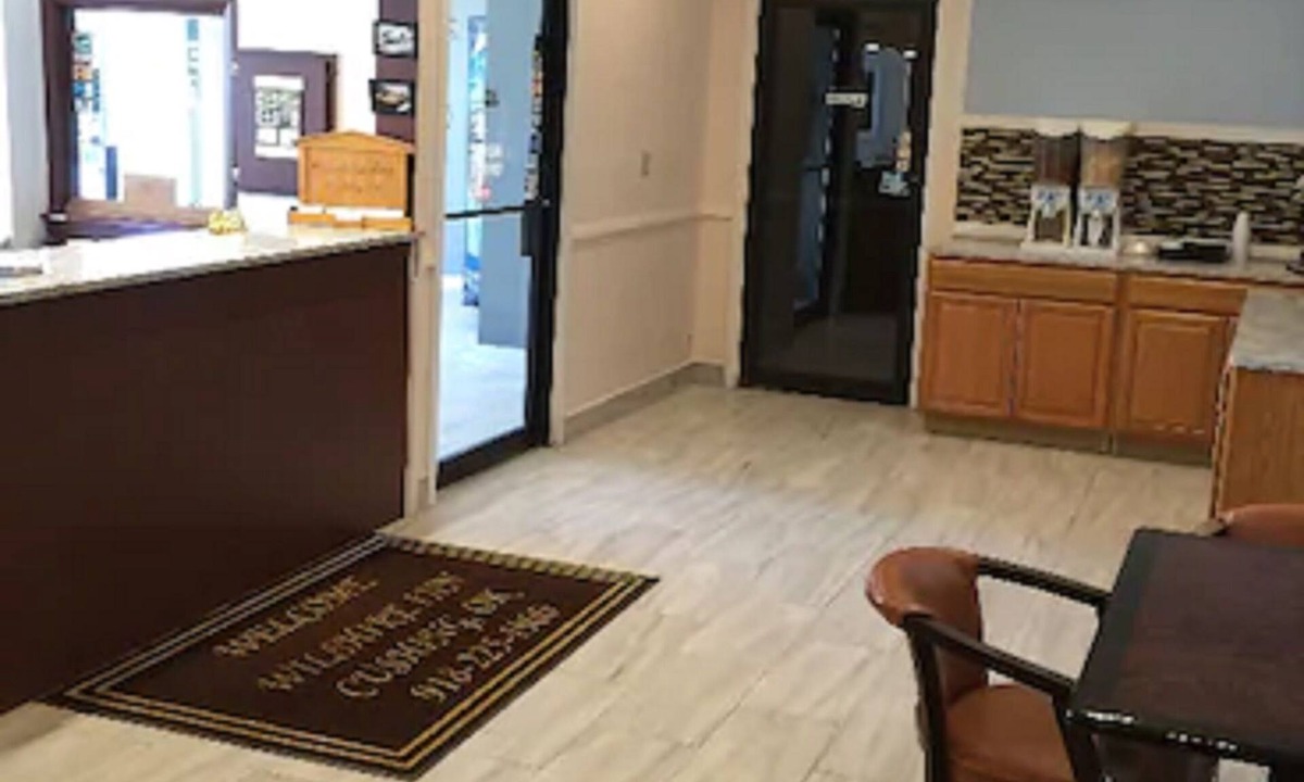 Cushing Hotel | Wilshire Inn