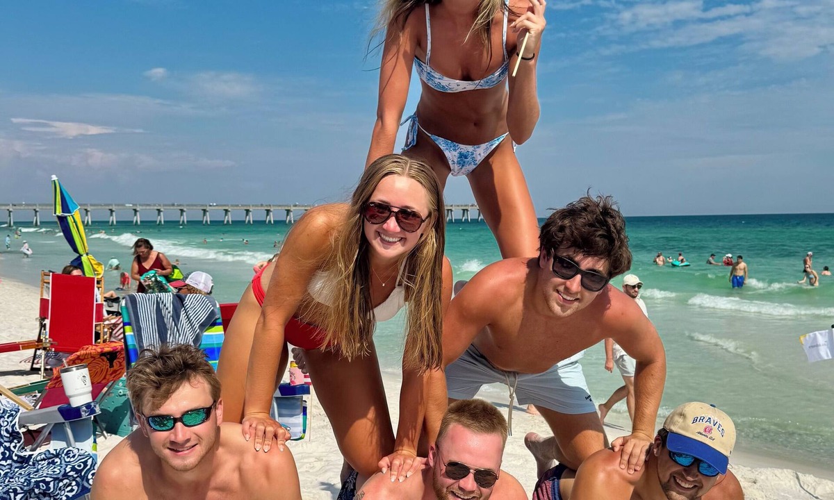 Navarre Beach Condo | Wilson's Beach Dream: April Four Night Specials, 5 Star 3BR 3Bath, Beach Service