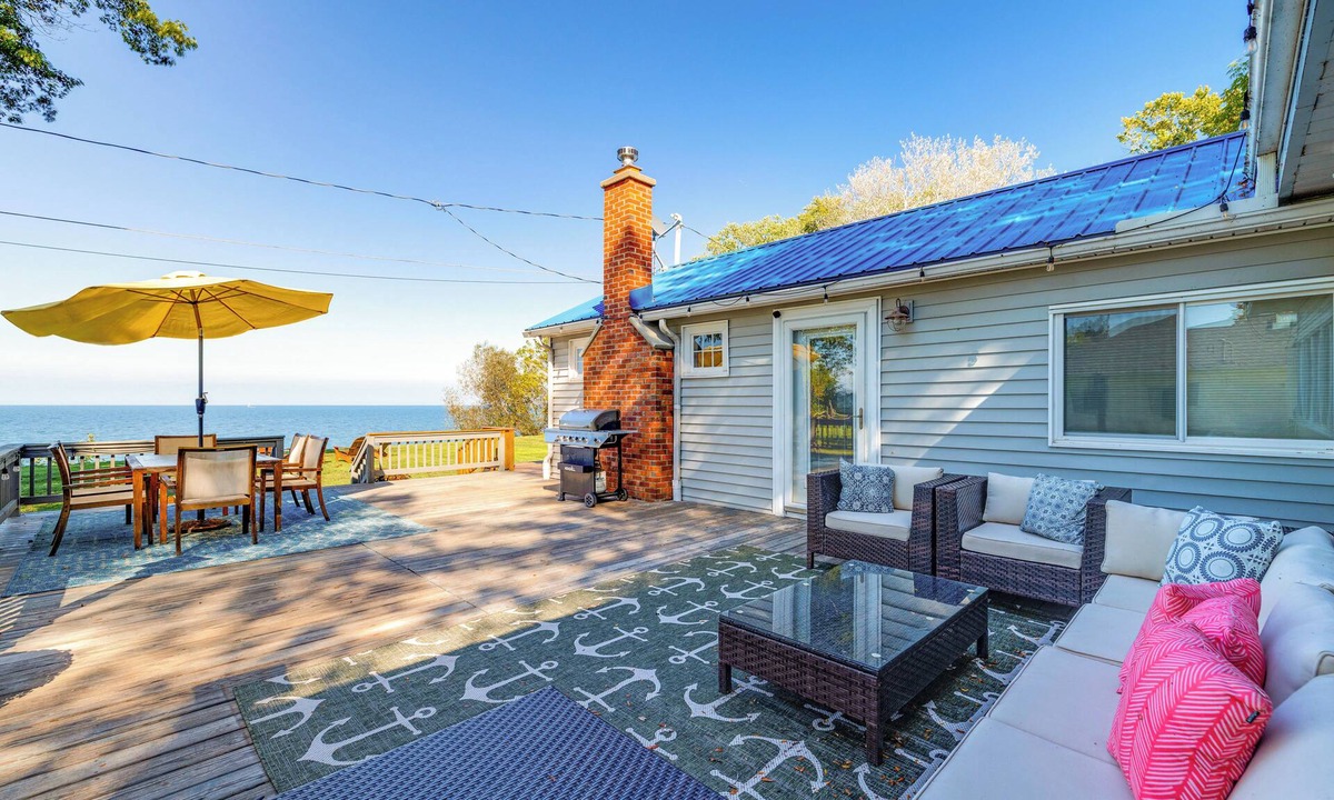 Wilson House | 'Wilson Waterfront Getaway' Near Hikes & Wineries!