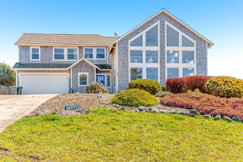 Cloverdale House | Wind 'N Sails