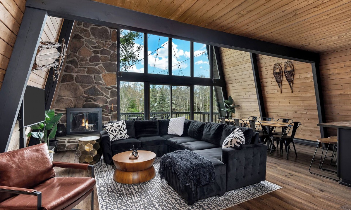 Hensonville Cabin | Windham A-Frame Hot Tub, Game Room & Lake Views