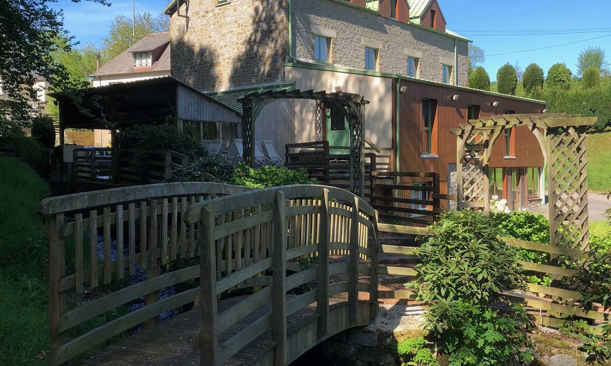 Monthault Cottage | Windmill at the gates of Brittany