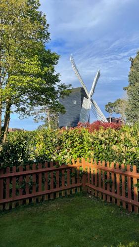 Worthing House | Windmill Cottage