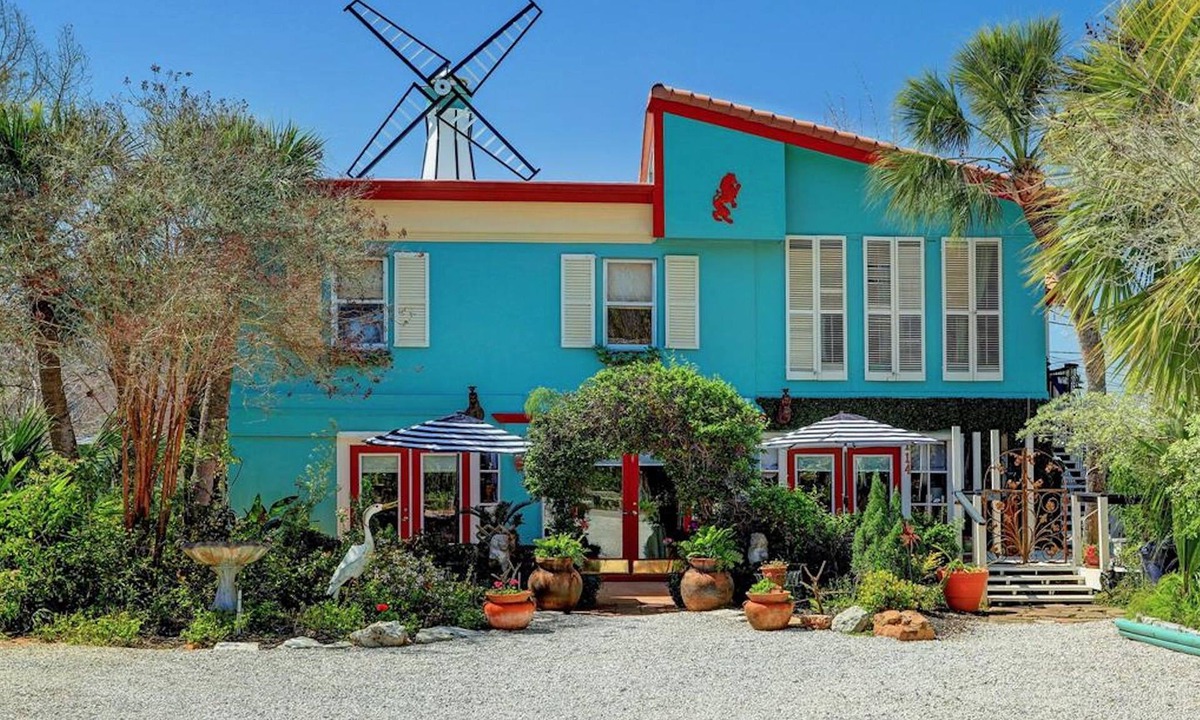 San Leon Apartment | Windmill Gardens Inn "Gallery" by Galveston Bay is a cozy tropical hideaway!