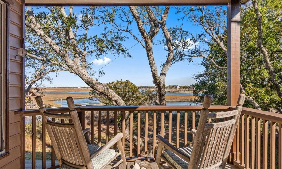 Georgetown House | Windows on the Water