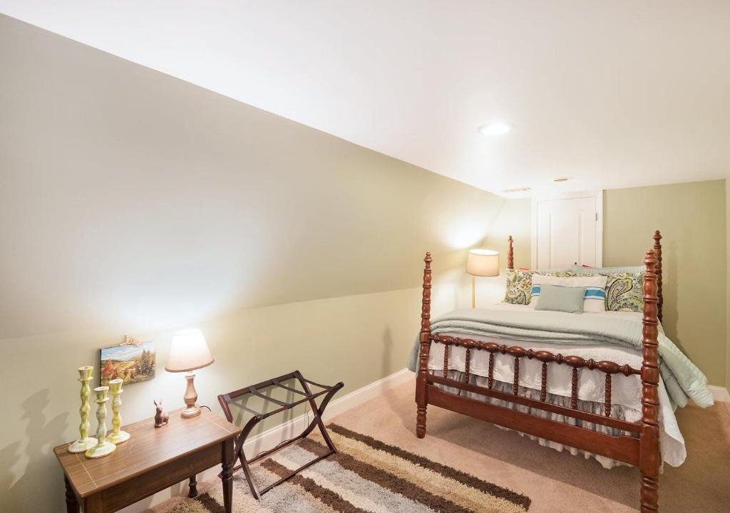 Flintstone House | Windsong Chalet