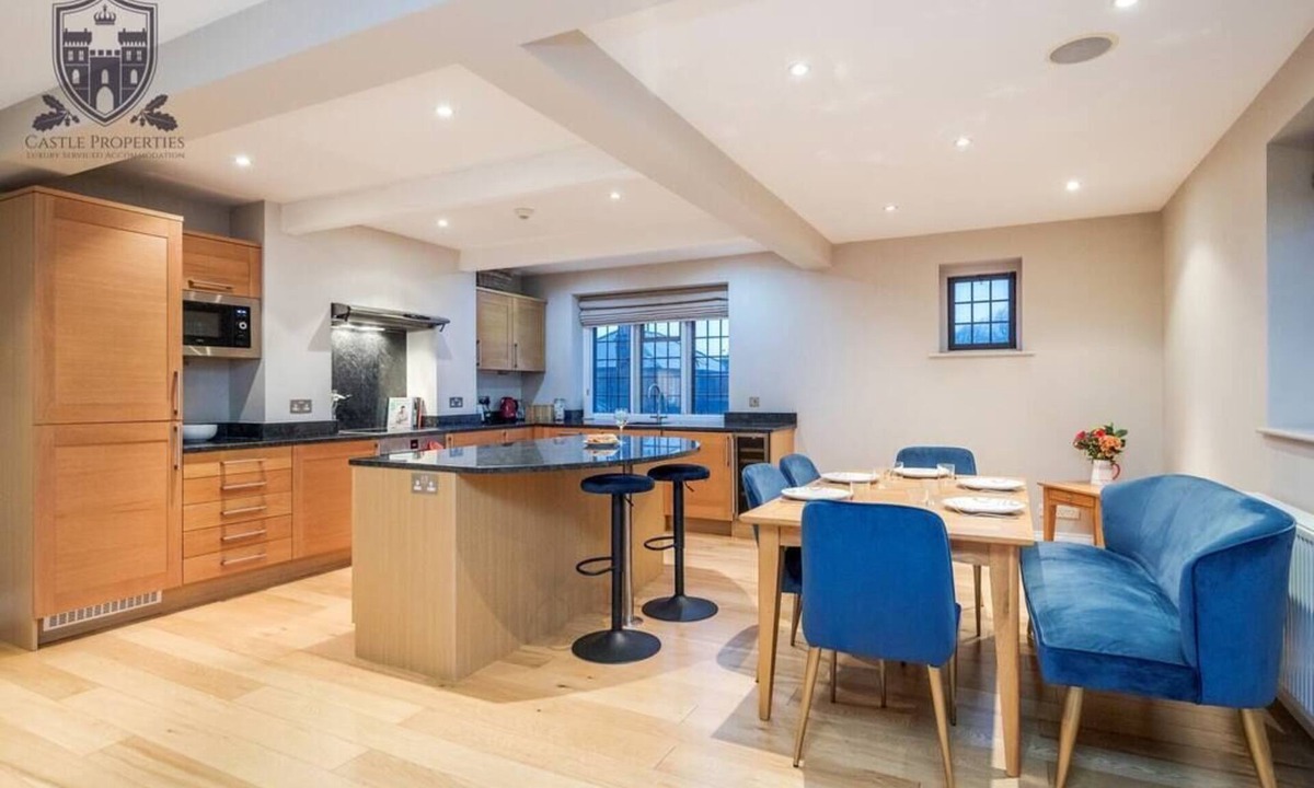 Eton Apartment | Windsor Castle Penthouse View by Castle Properties