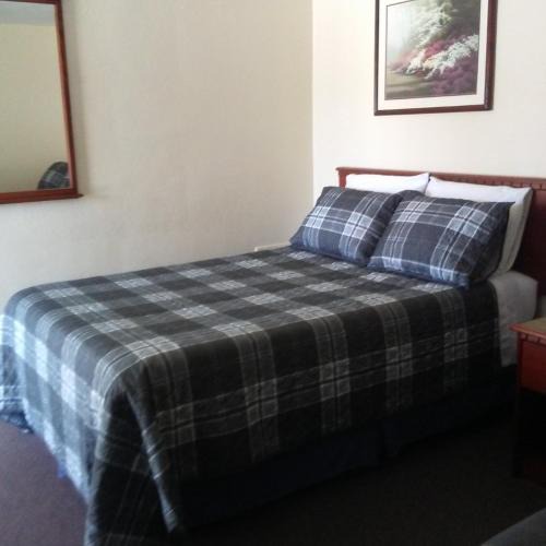 Windsor Hotel | Windsor Crossroads Motel