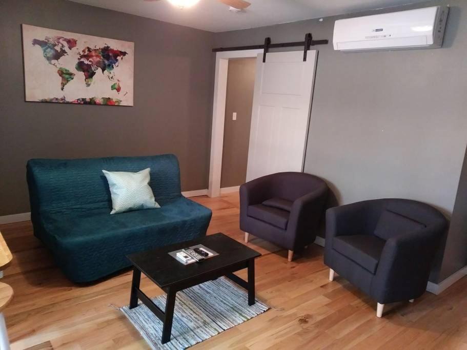 Hermann Apartment | Wine Alley West