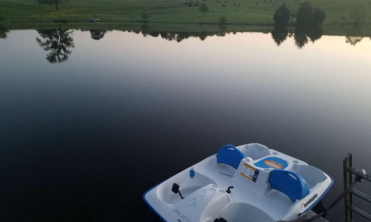 Cobden Other | Wine Country Farmhouse Private Lake! kayaks Fire Pit! On The Wine Trail!
