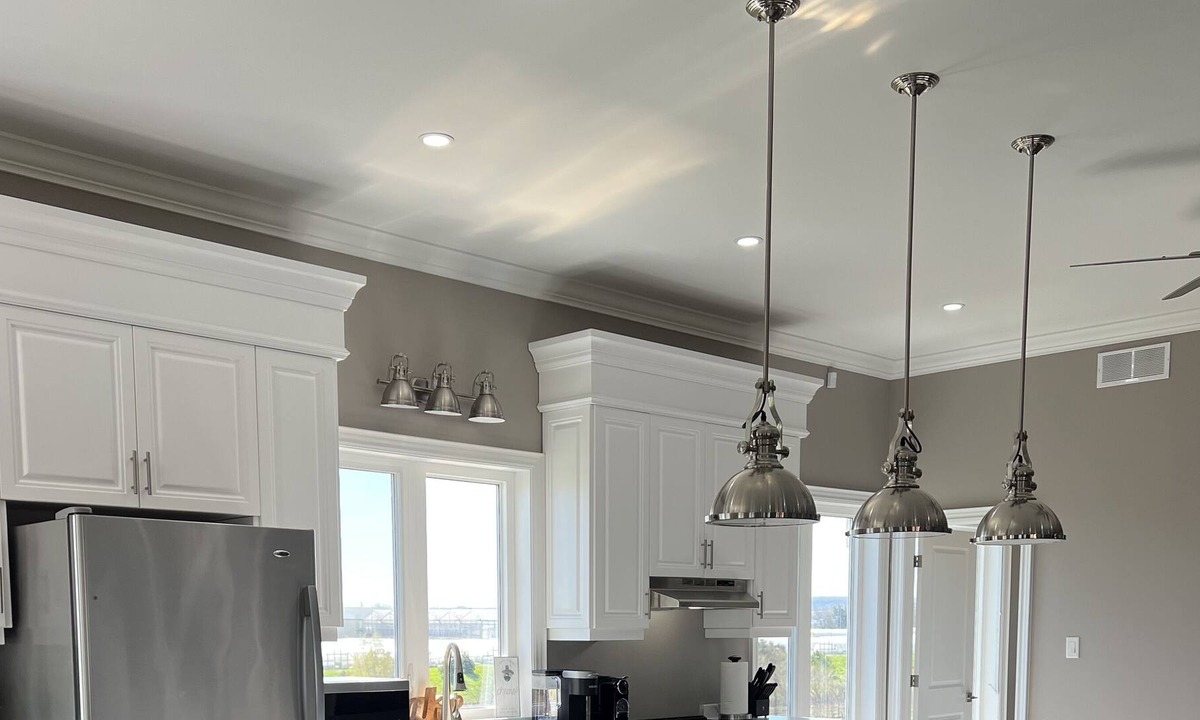 Beamsville House | Wine Country Lakeview Resort