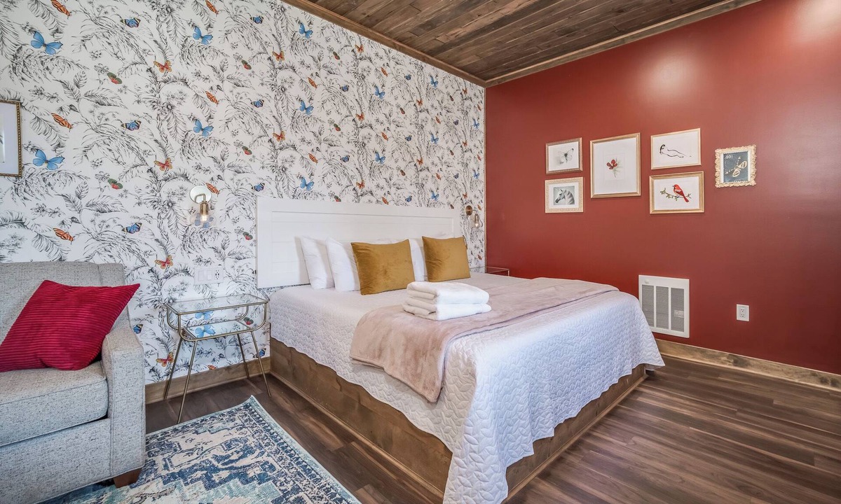 Prescott Hotel | Wine, Dine & Unwind.