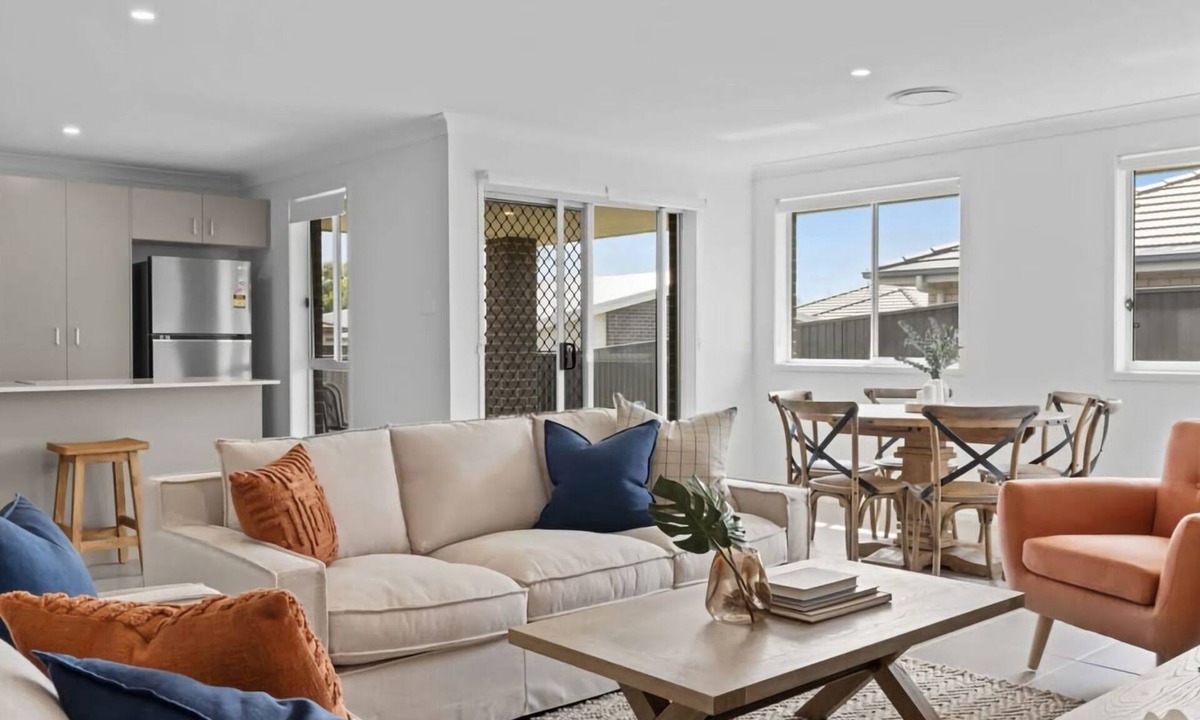 Cessnock House | Wine Down 700m walk to Cessnock CBD