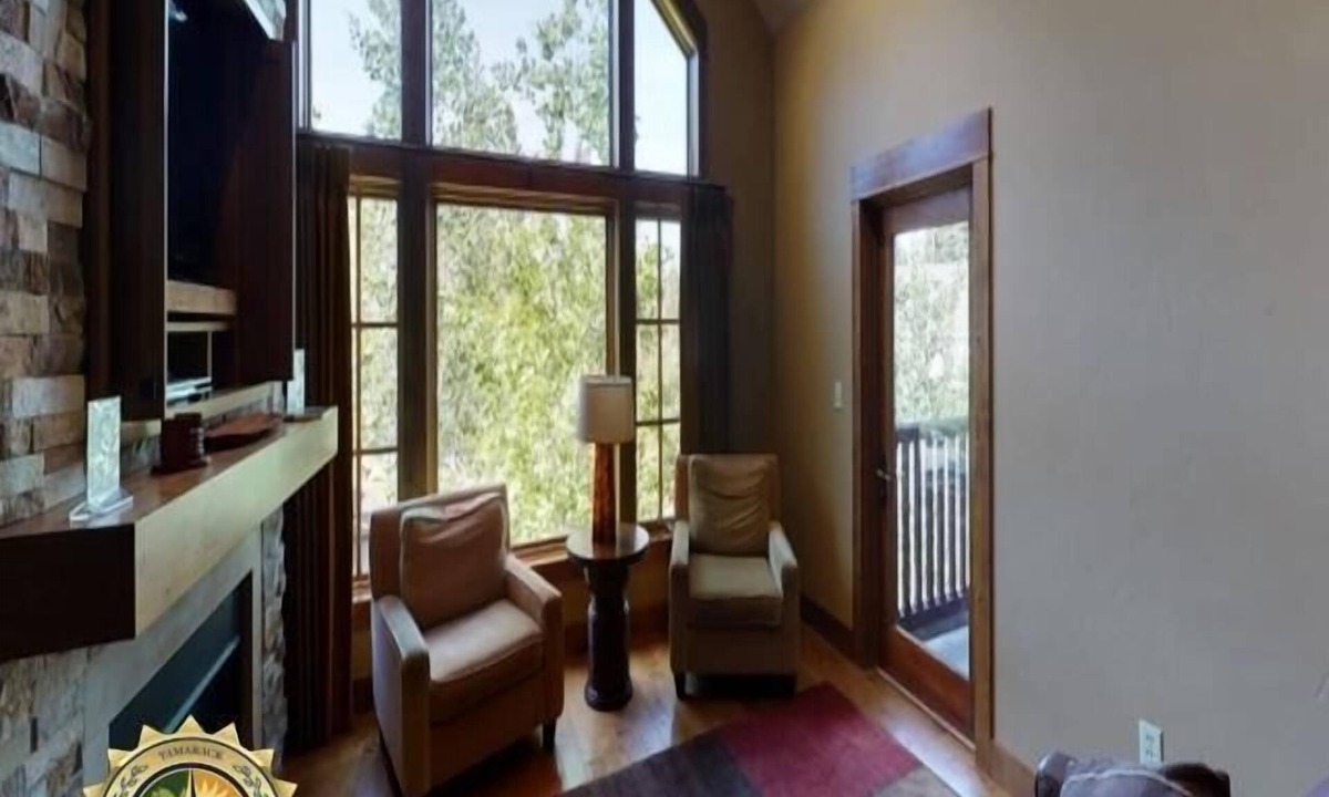 Tamarack Apartment | Wine Down | Includes Two 1-Day Lift Tickets