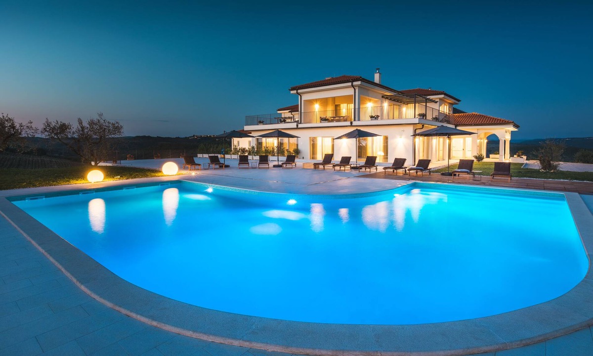 Nova Vas House | Wine Residence Cattunar