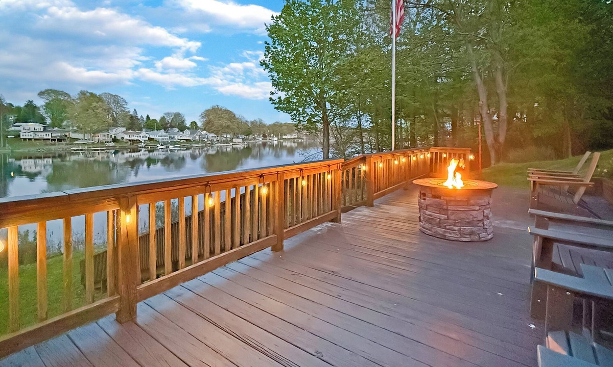 Sterling Cottage | Wine & Water: Vineyard View Retreat on Little Sodus Bay