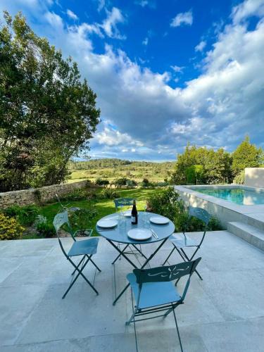 La Caunette House | Winemakers Cottage With Vineyard & Mountain Views