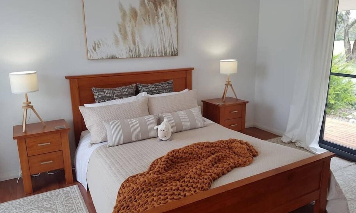 Buckaroo Cottage | Winery Cottage on Scenic Acreage