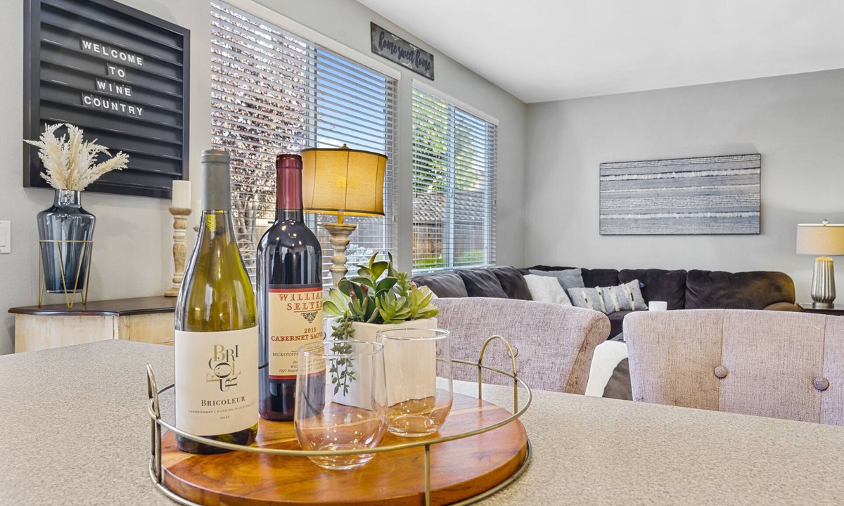 Windsor House | “Winetopia” Windsor Getaway - 39 Exceptional Reviews!