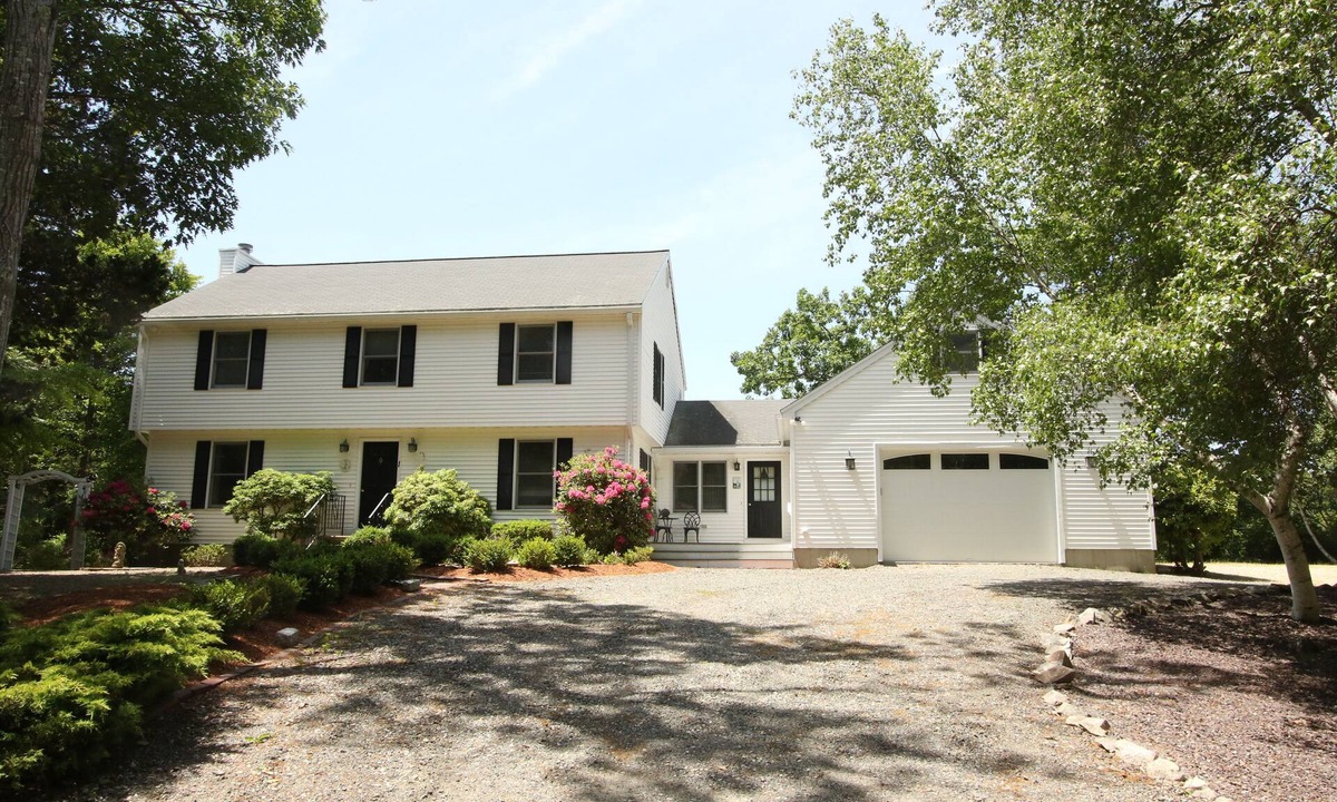 Gloucester House | Wingaersheek, Private & Public Beach, Beautiful Luxury Home, Ext'd Family