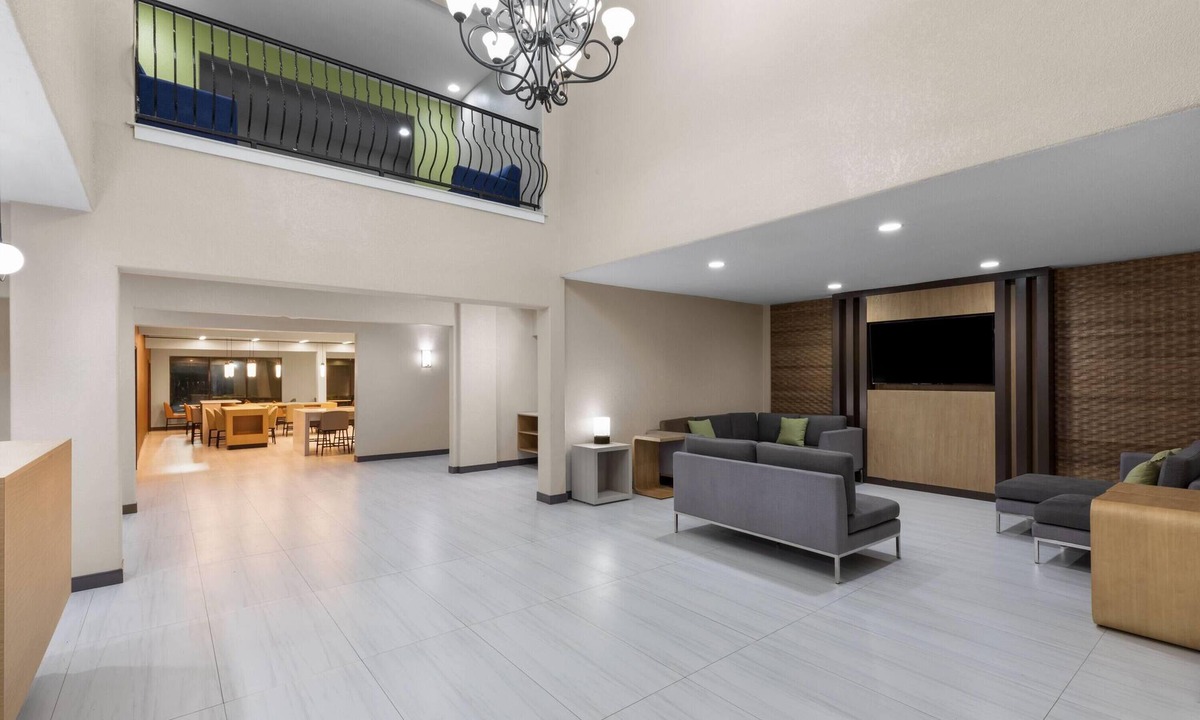 Southwood Valley Hotel | Wingate by Wyndham College Station South