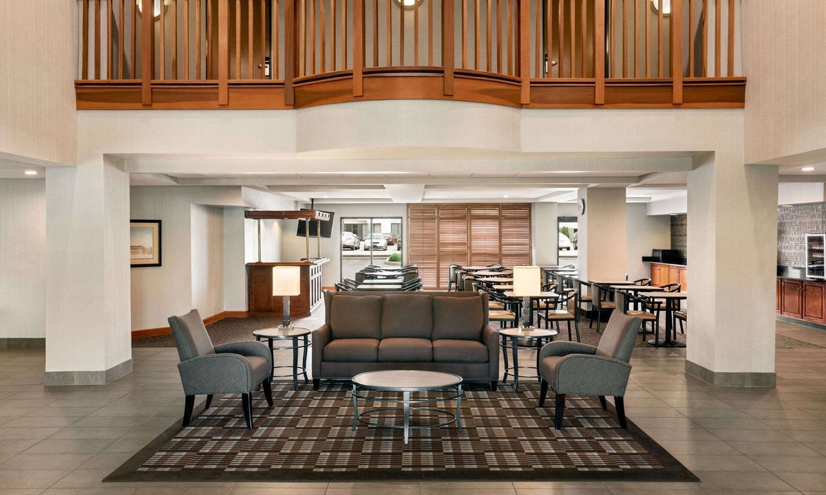 Blue Ash Hotel | Wingate by Wyndham - Cincinnati - Blue Ash