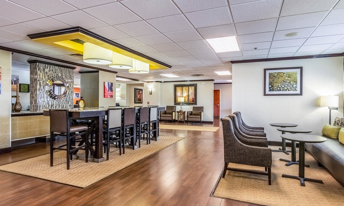 Conway Hotel | Wingate by Wyndham Conway AR