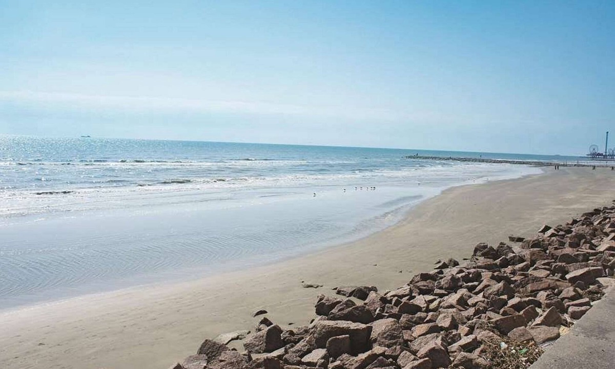 San Jacinto Hotel | Wingate by Wyndham Galveston Beachfront at the Seawall