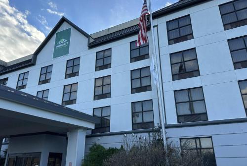 North East Hotel | Wingate by Wyndham North East