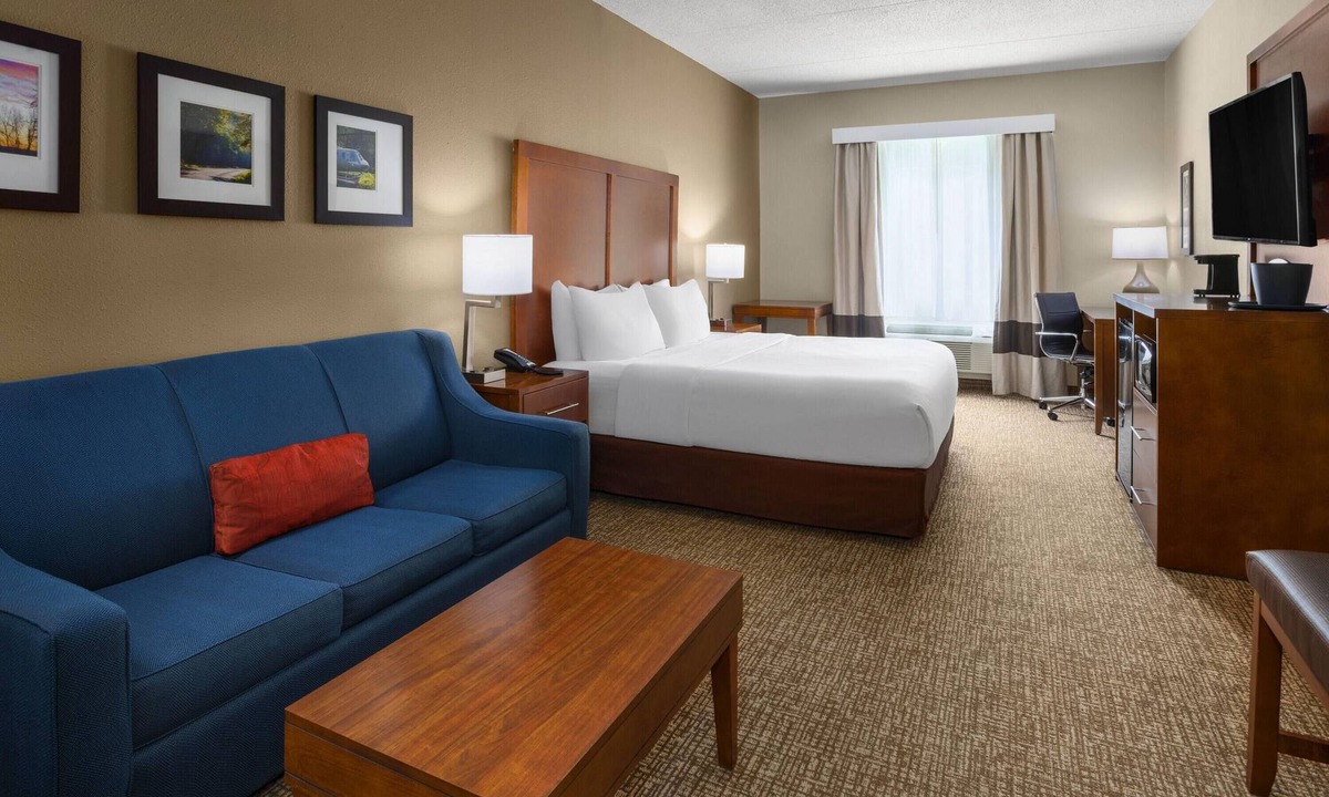 New Stanton Hotel | Wingate by Wyndham Pittsburgh/New Stanton