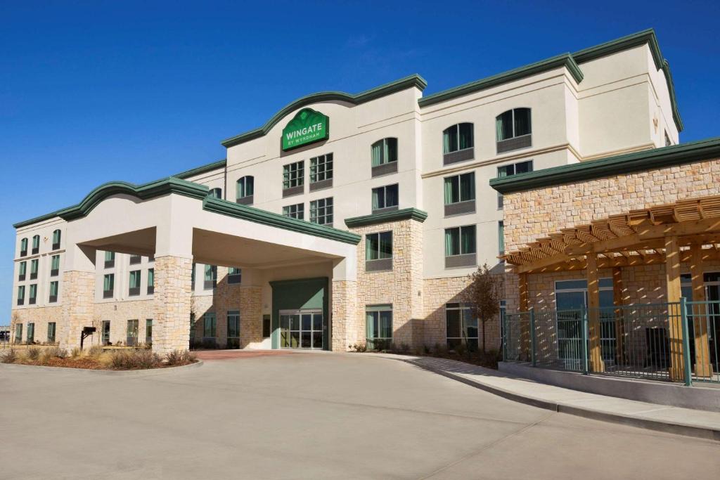 Seminole Hotel | Wingate by Wyndham Seminole