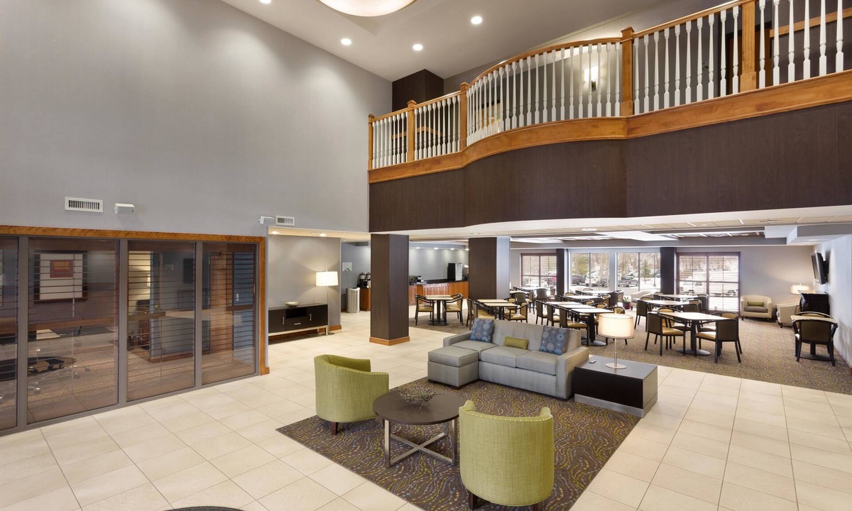 Sylvania Hotel | Wingate by Wyndham - Sylvania/Toledo
