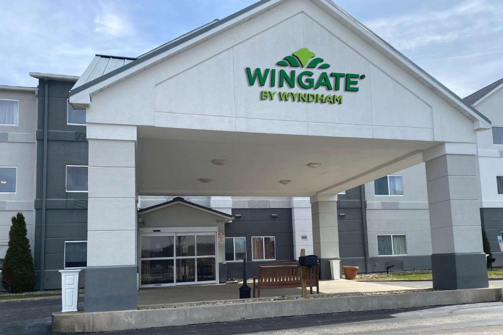 Uniontown Hotel | Wingate by Wyndham Uniontown