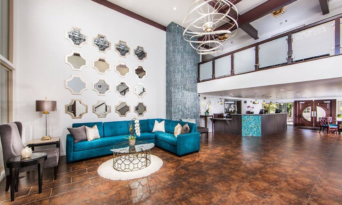 Solana Beach Hotel | Winners Circle Resort