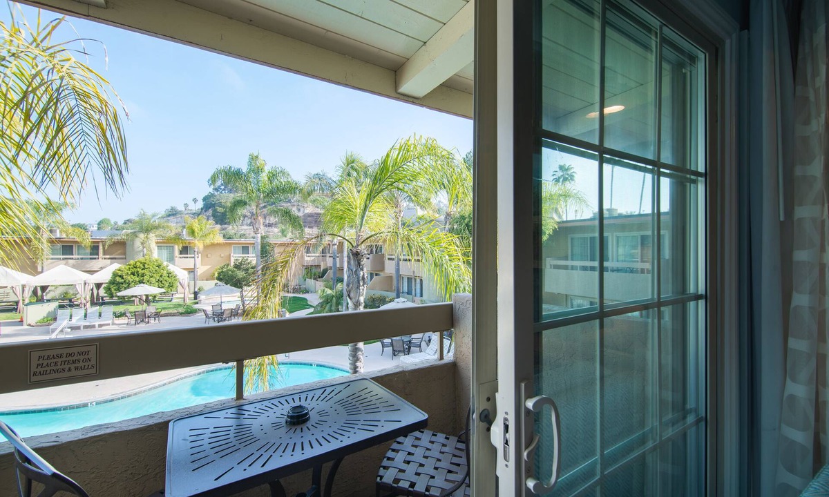 Solana Beach Hotel | Winners Circle Resort